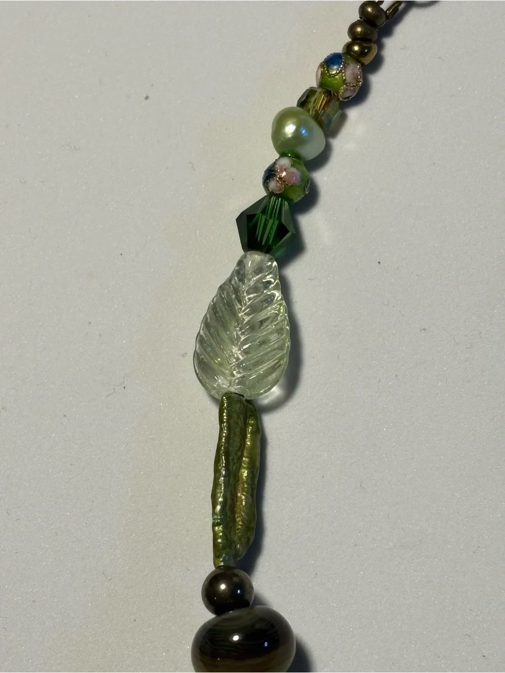 “Fern Hollow Frog”-Botanical Necklace with Glass Frog,Pearls,Cloisonné - Picture 8 of 10